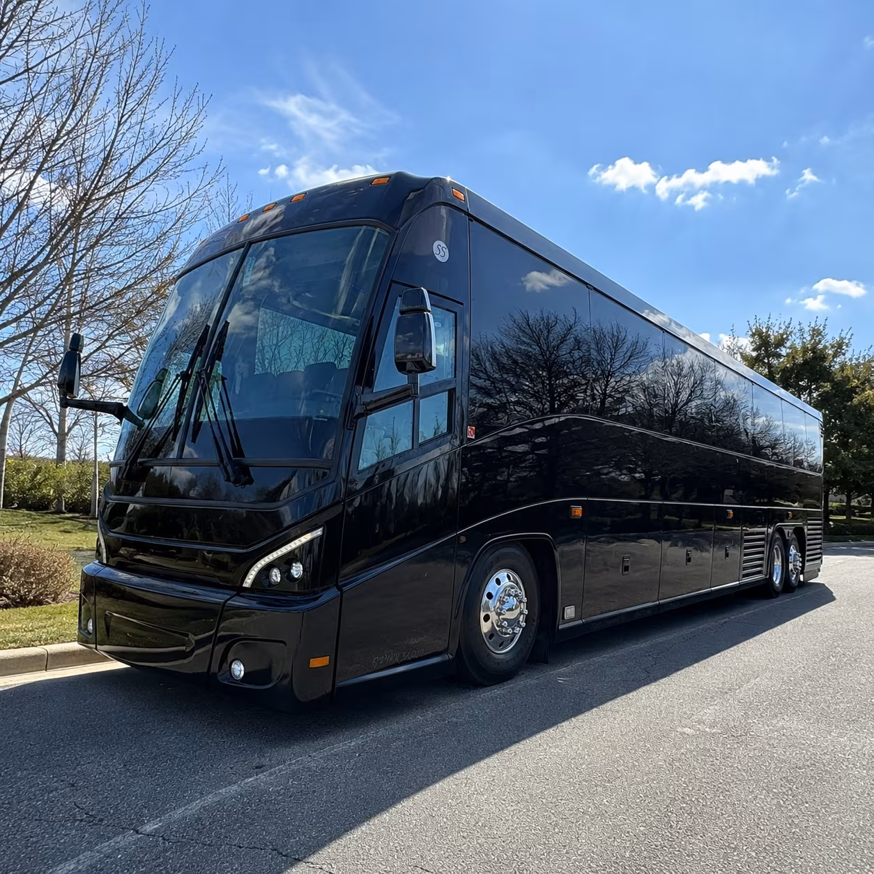charter buses for corporate events and conferences at the statehouse convention center