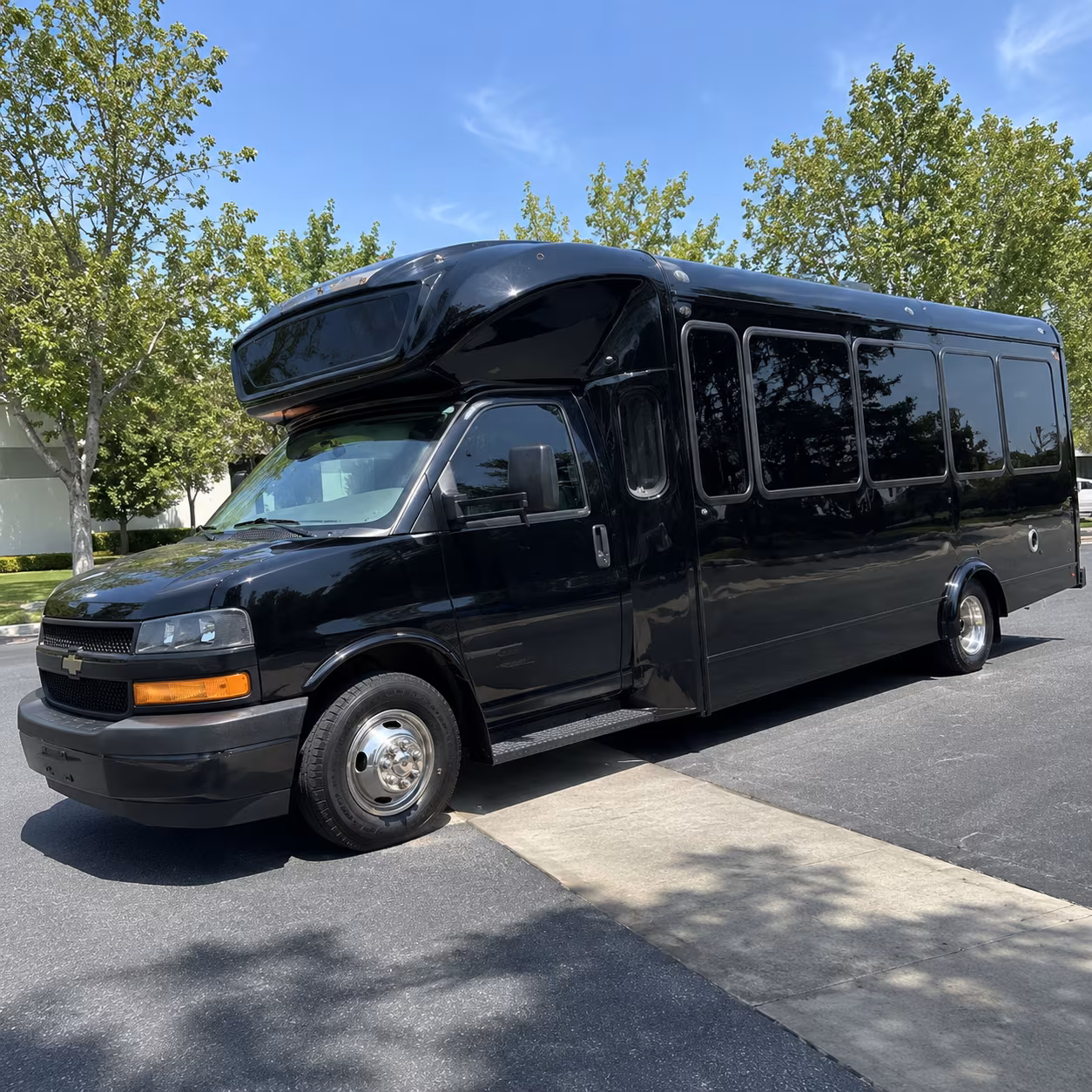 little rock 15 passenger party bus