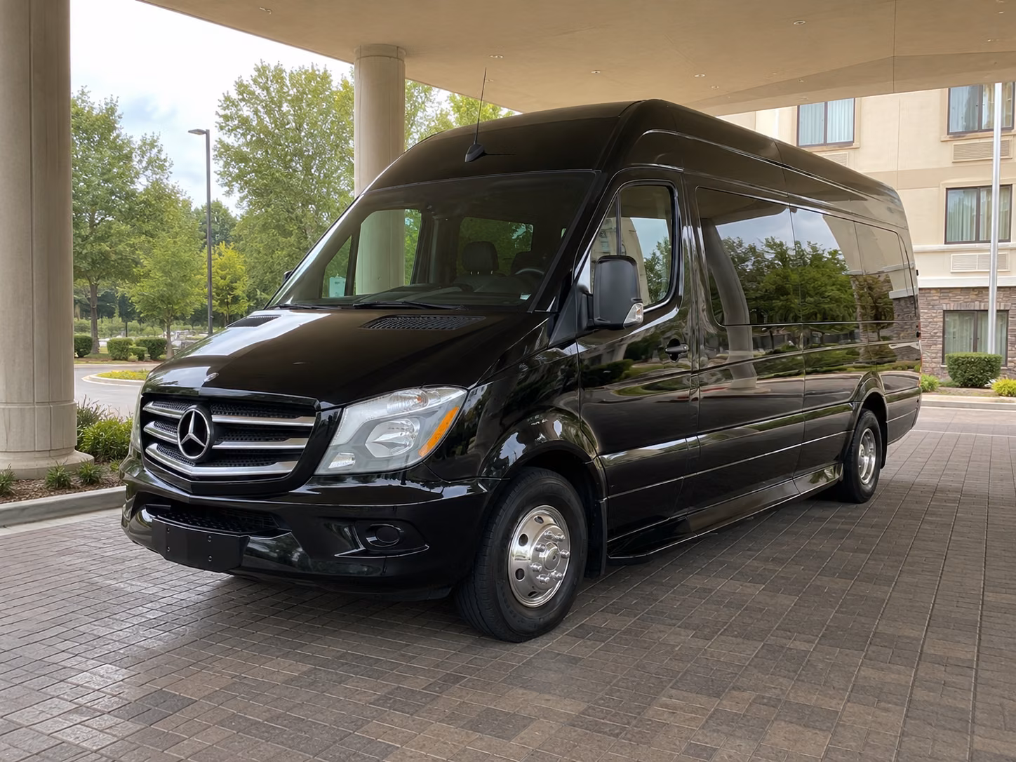 wedding and quinceanera buses in little rock